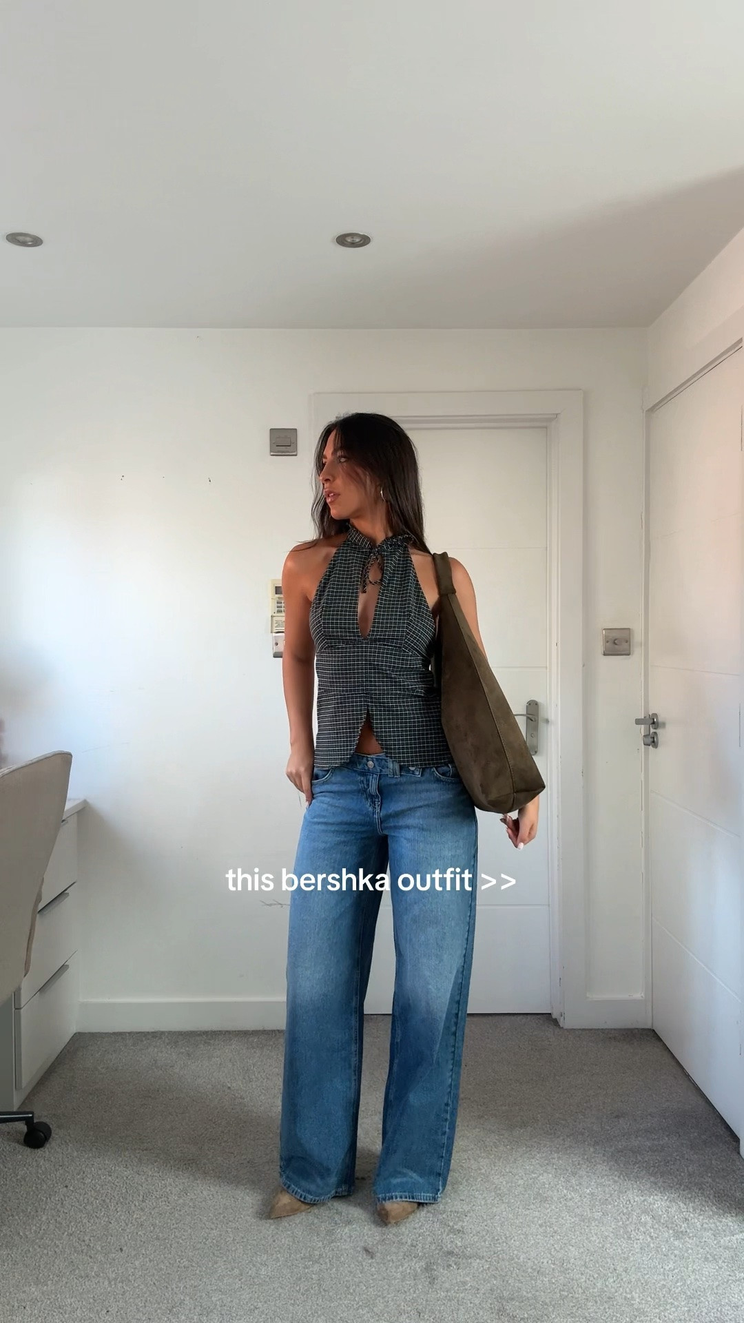 already in my autumn outfits🧸🍂

wearing s in top, 10 in jeans 

bershka, bershka outfit, autumn inspo, fashion inspo, outfit inspo, new in bershka

#LTKFashionMonth #LTKuk #LTKautumn