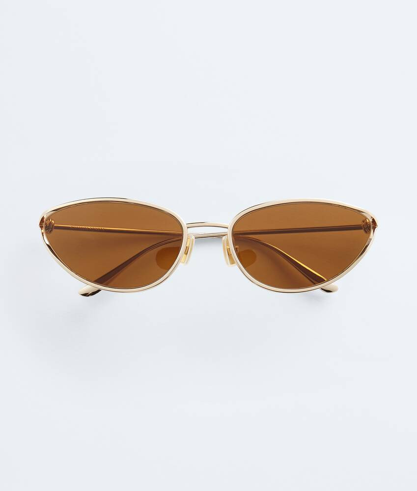 Bottega Veneta® Knot Cat Eye Sunglasses in Gold/brown. Shop online now. | Bottega Veneta