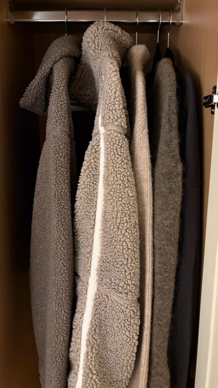 I think we have a running colour theme here 🤎🤷🏽‍♀️

Save for future inspo📍

#thatnewlookfeeling #casualstyle #discoverunder20k #everydayfashion #fashionblogger #highstreetfashion #ootdfashion #mumstyle #ukmum #knitwear #brownoutfits #personalstylist #autumntrends #autumnfashion #virtualstylist #teddyfleece

#LTKeurope #LTKuk #LTKautumn