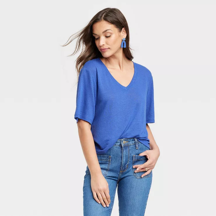 Women's Linen Boxy V-Neck Short-Sleeve T-Shirt - Universal Thread™ | Target