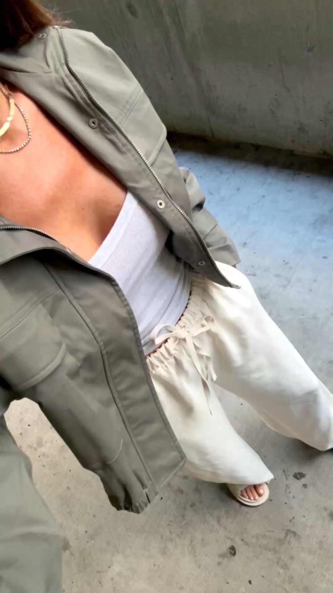 casual ootd inspo!

Aritzia pants
Aritzia tank top
Drawstring pants
Summer outfit
Spring outfit
Fall outfit

#LTKootd #LTKdayinmylife #LTKgrwm