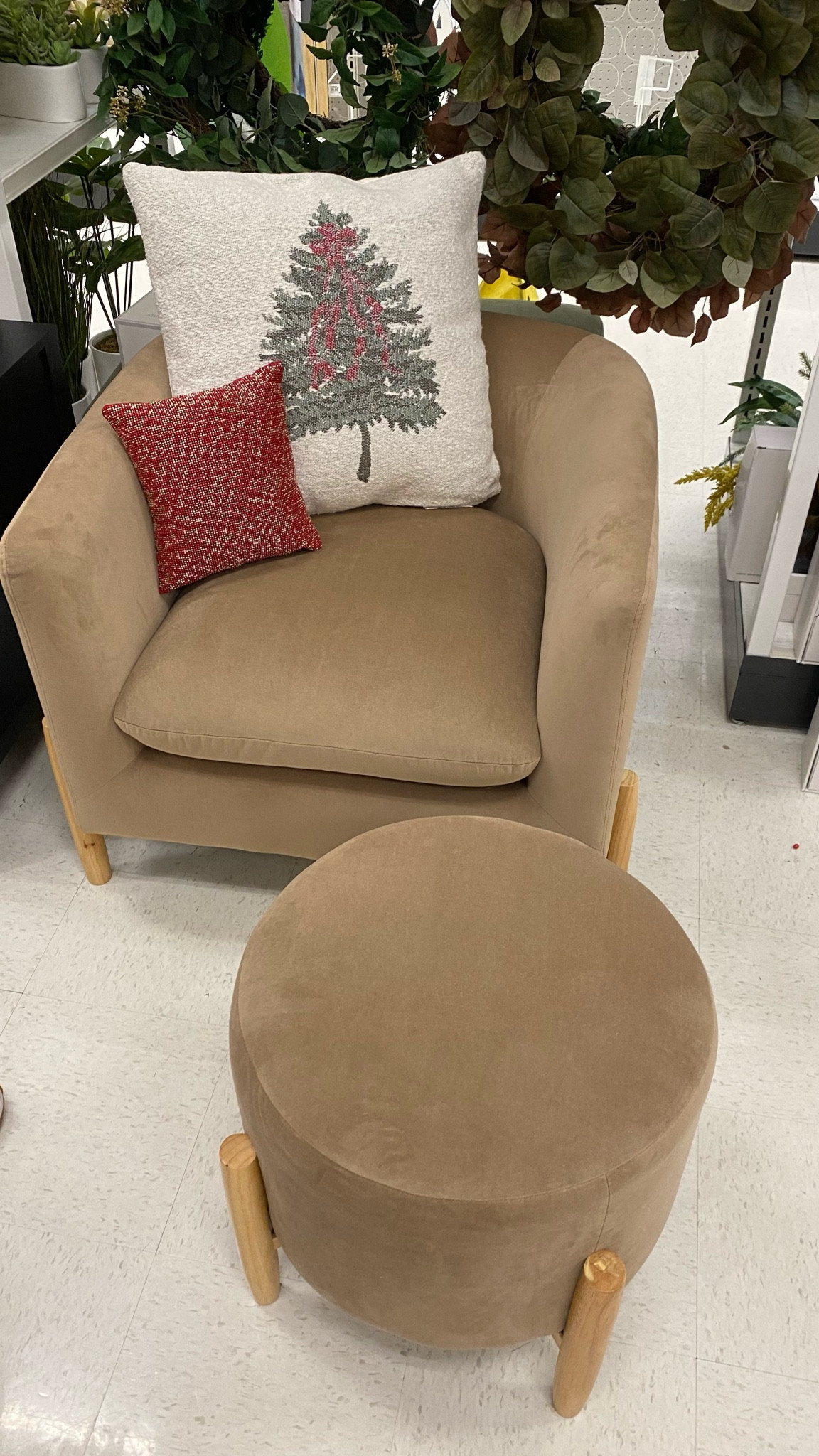 Christmas Home Decor | Living Room 

#christmas #christmasdecor #christmastree #target #targethome #christmashomedecor #ltkholiday #ltkgiftguide #giftsforher #pillows #giftsforhome #giftforthehostess #lastminutegifts #blackfriday #blackfridaydeals #cybermonday #cybermondaydeals #sale #target #targethome 

#LTKHoliday #LTKSeasonal #LTKHolidaySale