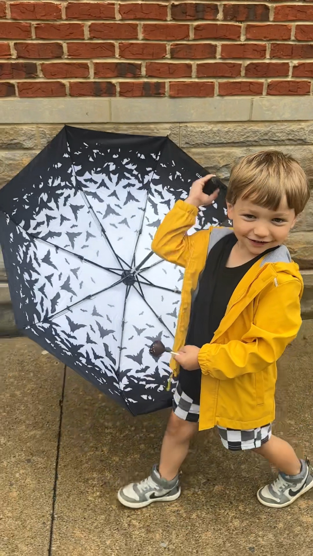 Currently in my “goth, but make it functional” era. 🖤☔️

#VampireUmbrella #SpookyStyle #BatAesthetic  
#GothGirlThings #WitchTok   
#RainyDayVibes #BatCore  
#AlternativeStyle #GothTok #GothAccessories #cuteandcreepy #Halloween 

#LTKHome #LTKFindsUnder50 #LTKSeasonal