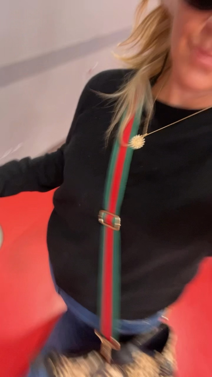 ✨Tap the bell, save and ❤️ start here over 40 fashion, midlife style, midsize fashion and luxury looks for less.  

⬇️Sizing information:
31 tts (size down if in between sizes.) 
Sweater large (size up if in between sizes.)

Hormonal belly? These $35 jeans are so good. 👀

They have enough structure to keep us supported through the middle without hugging the belly, and they don’t stretch out and lose their shape.

The stovepipe leg gives us that long, clean line, and paired with this $50 cashmere sweater, the whole outfit just works.

✨ LIFT the eye
✨ SKIM the middle
✨ BALANCE the silhouette

Easy. Polished. Comfortable.

Same body. Different physics.™

👑 Helping you look good, feel good.-Lindsey Denver   Check back daily for belly-friendly style, confidence, and Outfit Physics™.

#LTKOver40 #LTKPlusSize #LTKMidsize

Comment SHOP below to receive a DM with the link to this post on my LTK ⬇ https://liketk.it/6ncoc