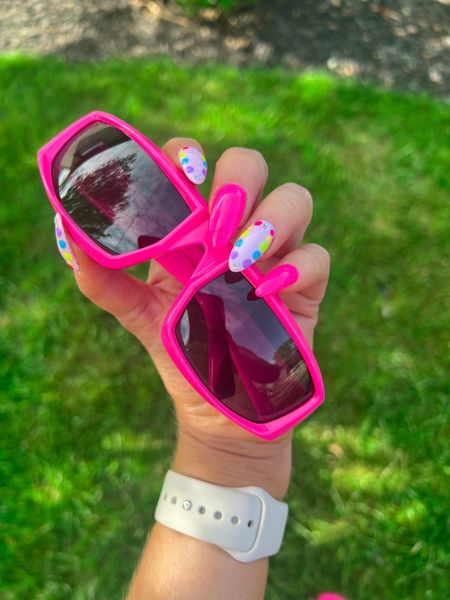 Hot pink sunglasses - trendy sunglasses - 90s sunglasses - y2k style - summer style - Amazon Fashion - Amazon finds 

#LTKstyletip #LTKunder50 #LTKSeasonal