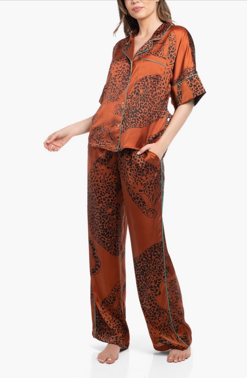 Pajamas are one of those gifts that you can’t go wrong with. Everyone loves them. 

#LTKHoliday #LTKGiftGuide