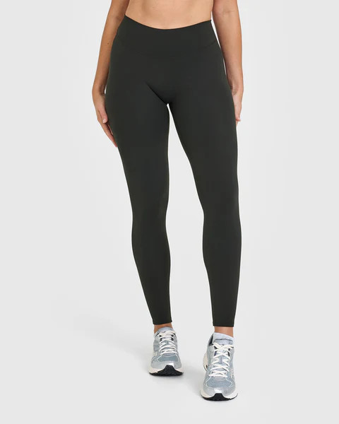 SoftMotion™ Leggings with White Logo 
 Soft Black | Oner Active (UK / US)