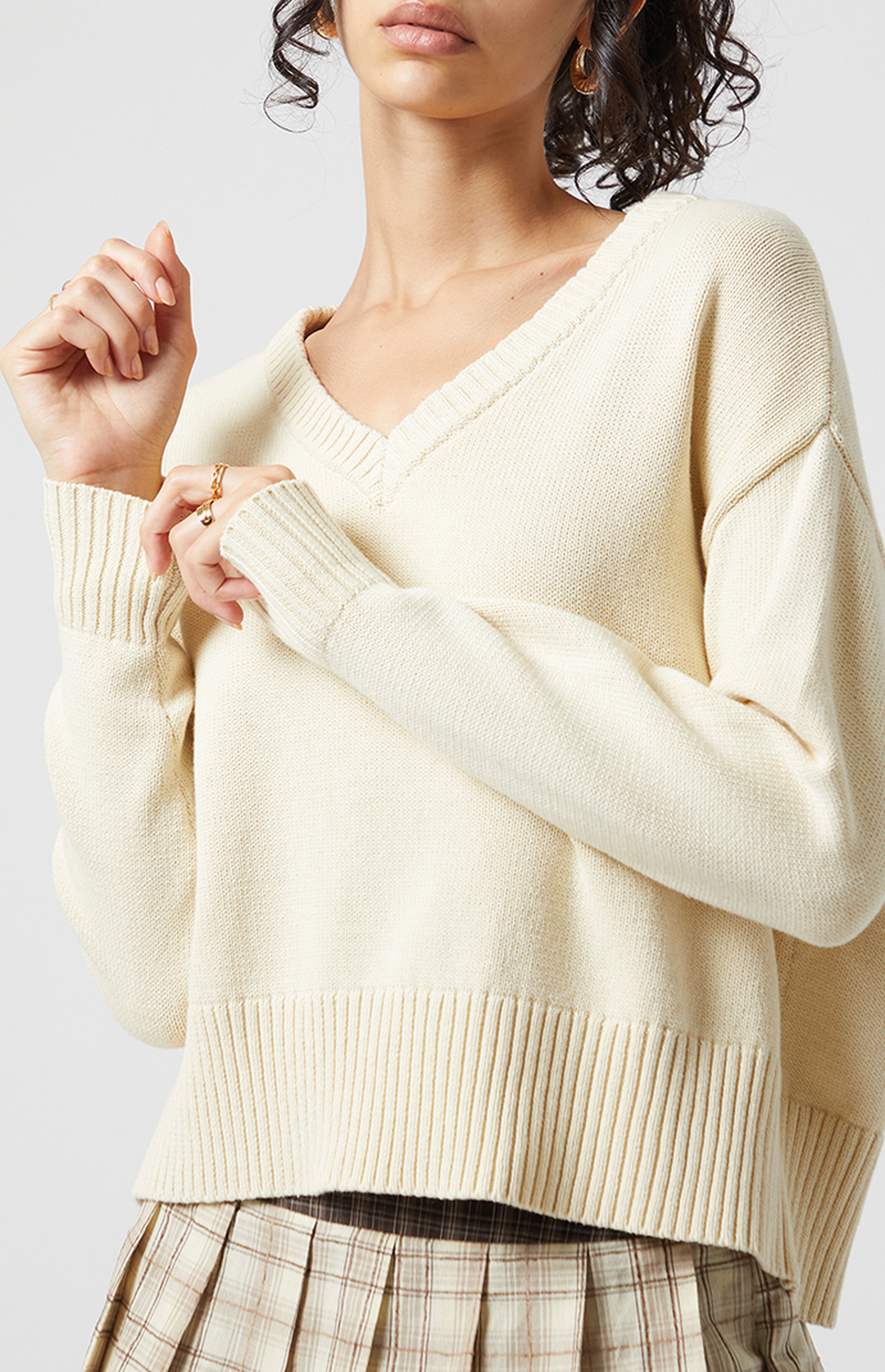 Beverly and Beck Eliza V-Neck Pullover Sweater | PacSun