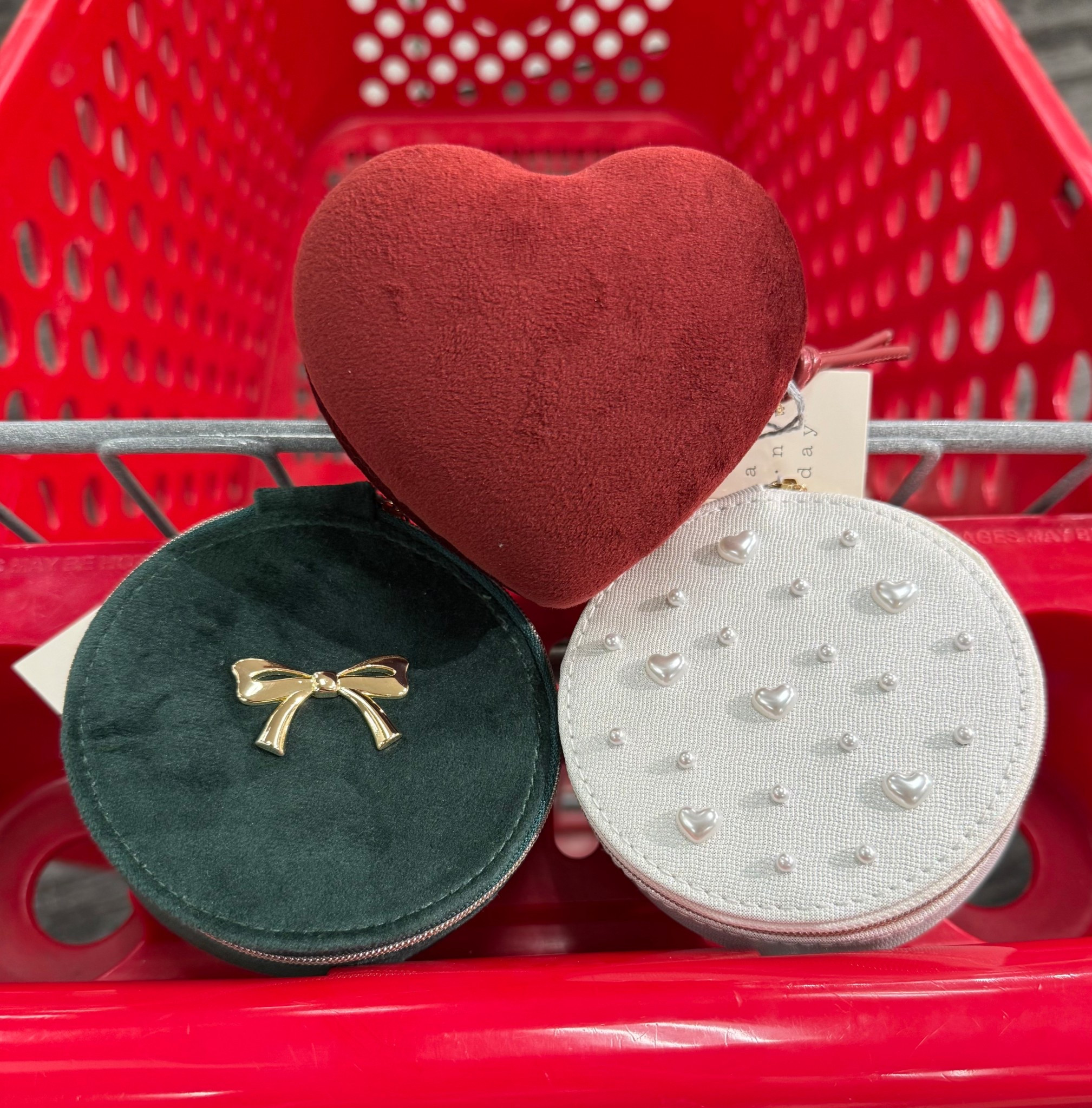 30% off jewelry cases 

#LTKSaleAlert #LTKGiftGuide #LTKTravel