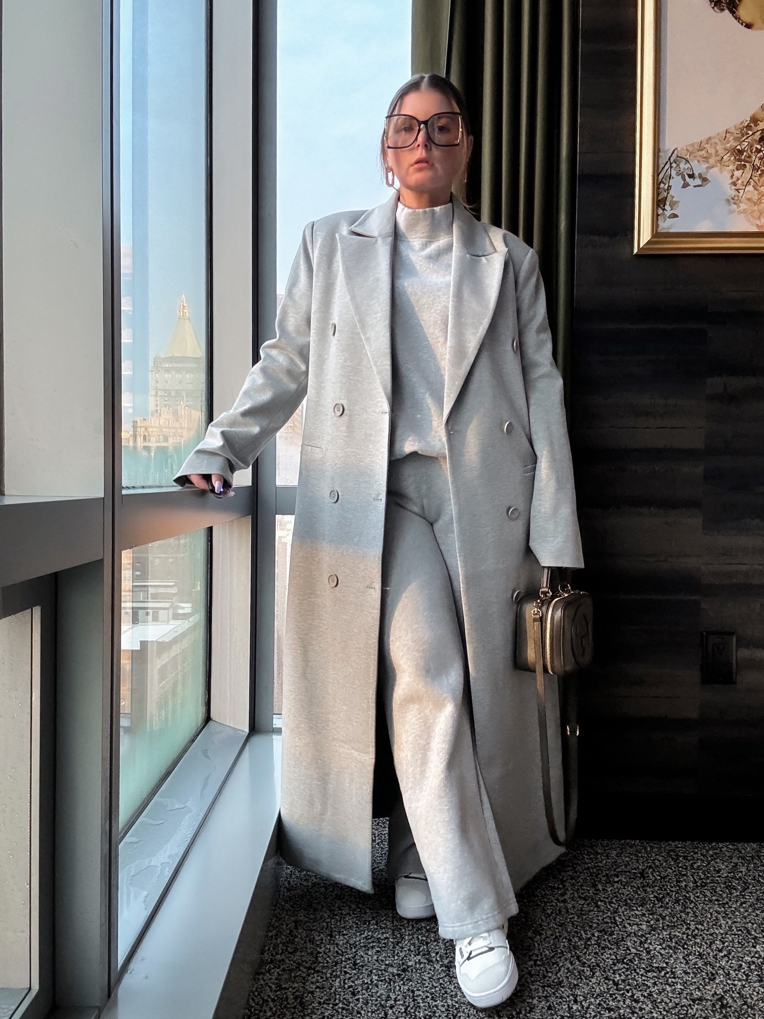 Coat: wearing a size down
Sweatsuit: wearing a size up



#LTKfindsunder100 #LTKSeasonal