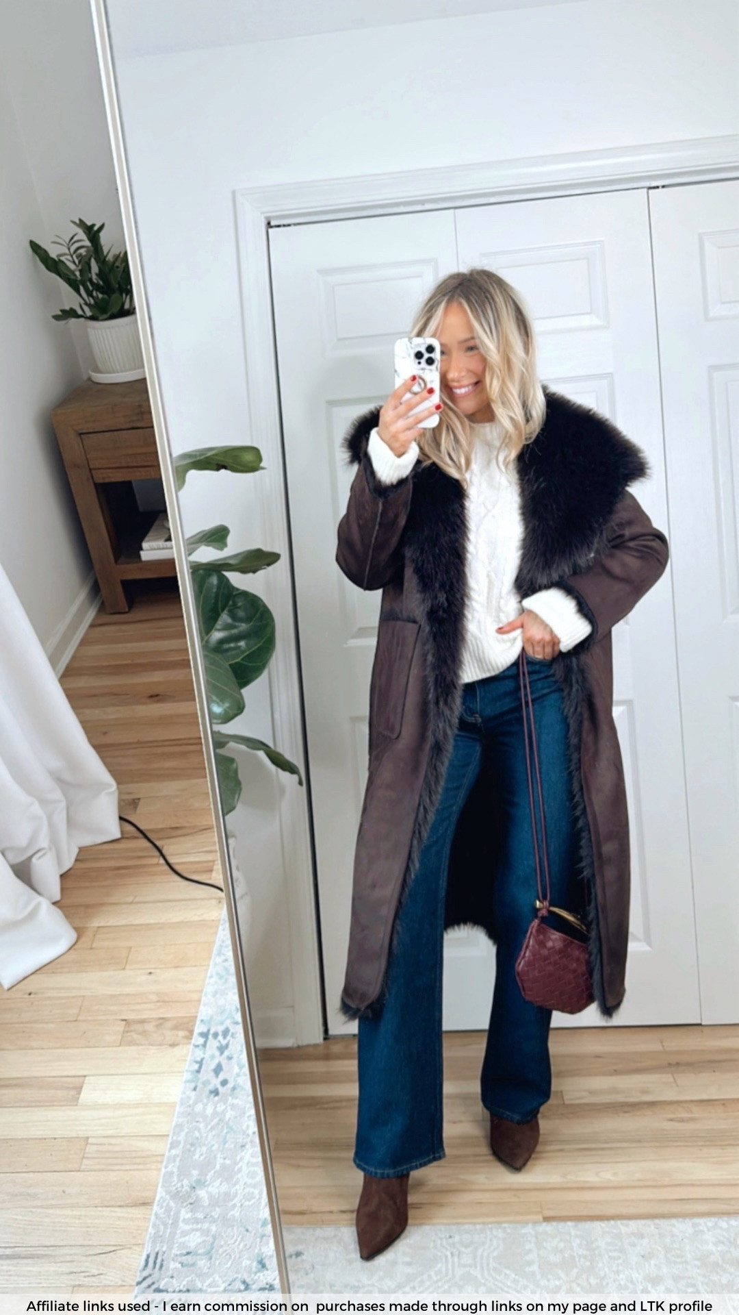 Chocolate brown faux fur coat 

Abercrombie jeans
Cute casual fall outfit with coat 
Outerwear 
Everyday style 