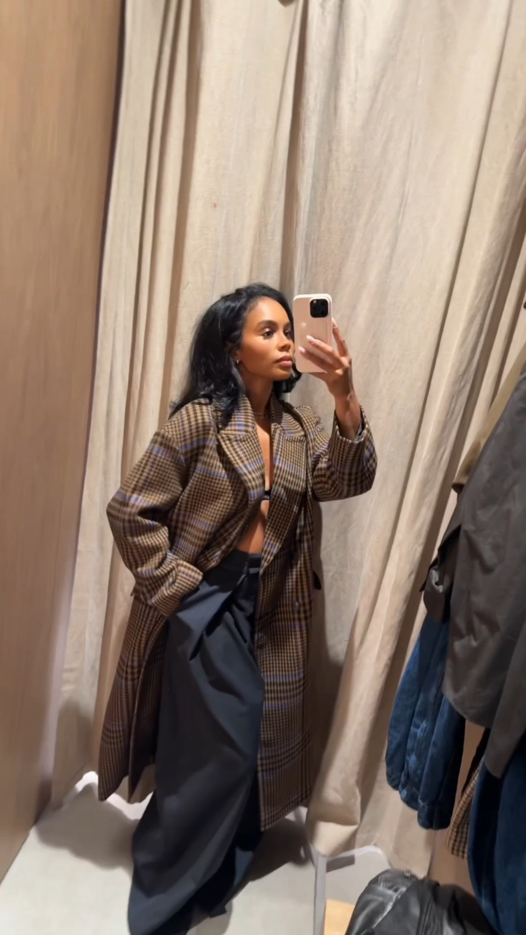 Fall is here and I’m loading up on coats! Zara never disappoints. 