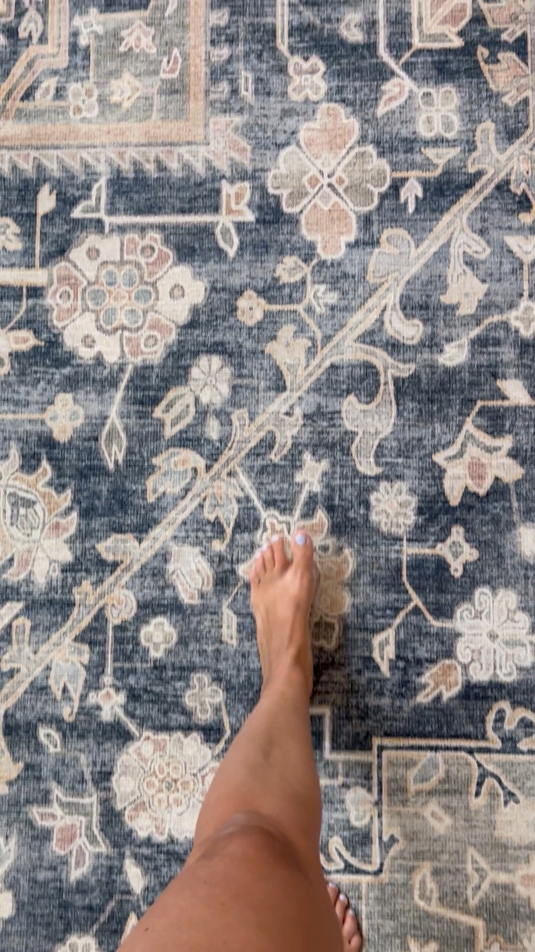 The new cushioned padding system on ruggables is 🤌🏻 in person this gives off hints of gold and navy. Ruggable founders collection vintage ink and citron

#LTKHome #LTKSaleAlert #LTKVideo