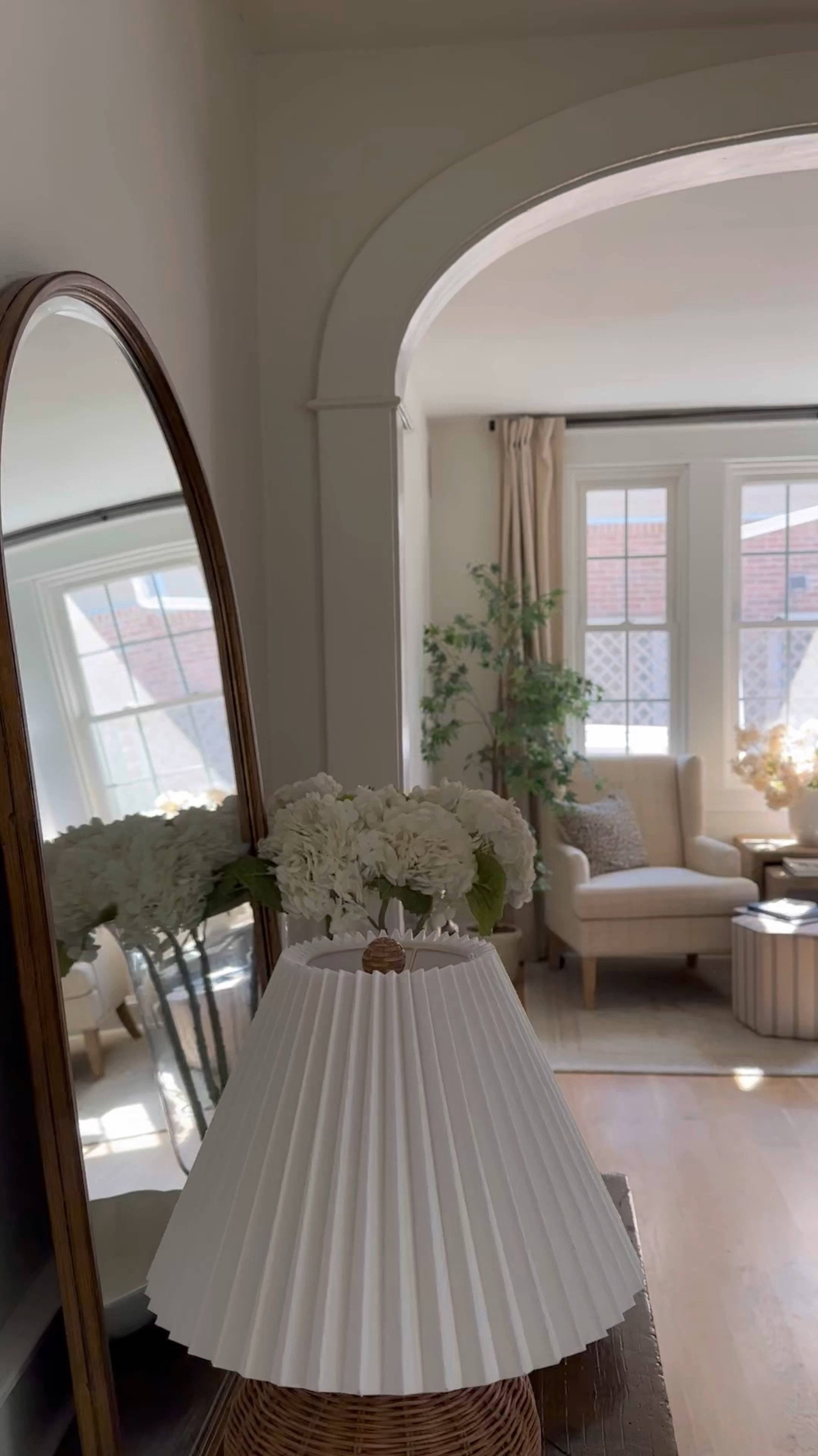 This mirror will be a forever favorite for an always-there, collected look 🤍 

#LTKVideo #LTKHome
