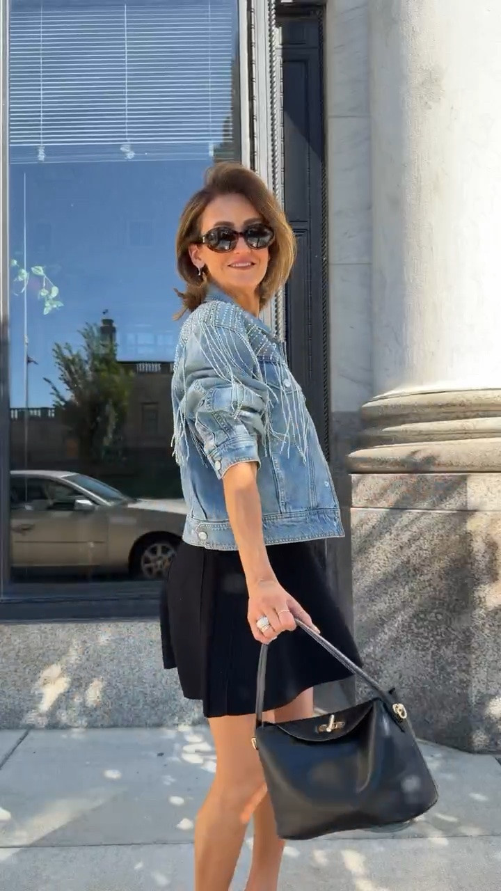 Easiest staple dress for your wardrobe, wear with sandals, heels, sneakers, and dress it up or down

#LTKgrwm #LTKSeasonal #LTKOver40