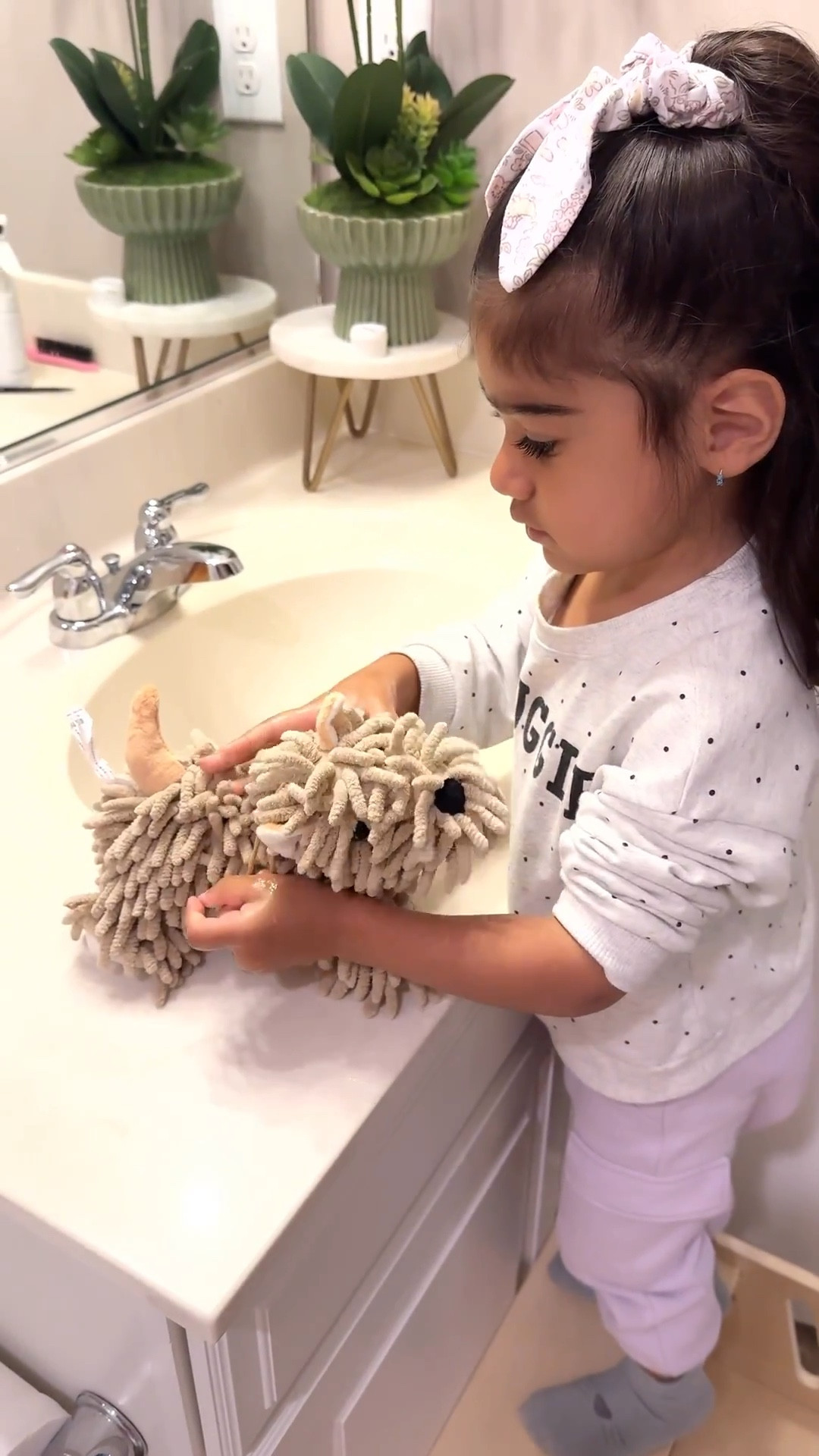These little dogs are so stinking cute and so soft! They also dry hands so much quicker than normal towels and they are machine washable! 🫧 

Amazon finds, Amazon viral finds, toddler finds, toddler mom, mom hacks, bathroom finds, bathroom decor, kid finds, bathroom, bathroom upgrades, home finds, Amazon home finds, Amazon home must haves, home must haves, Amazon kid finds

#LTKmomlife #LTKKids #LTKHome