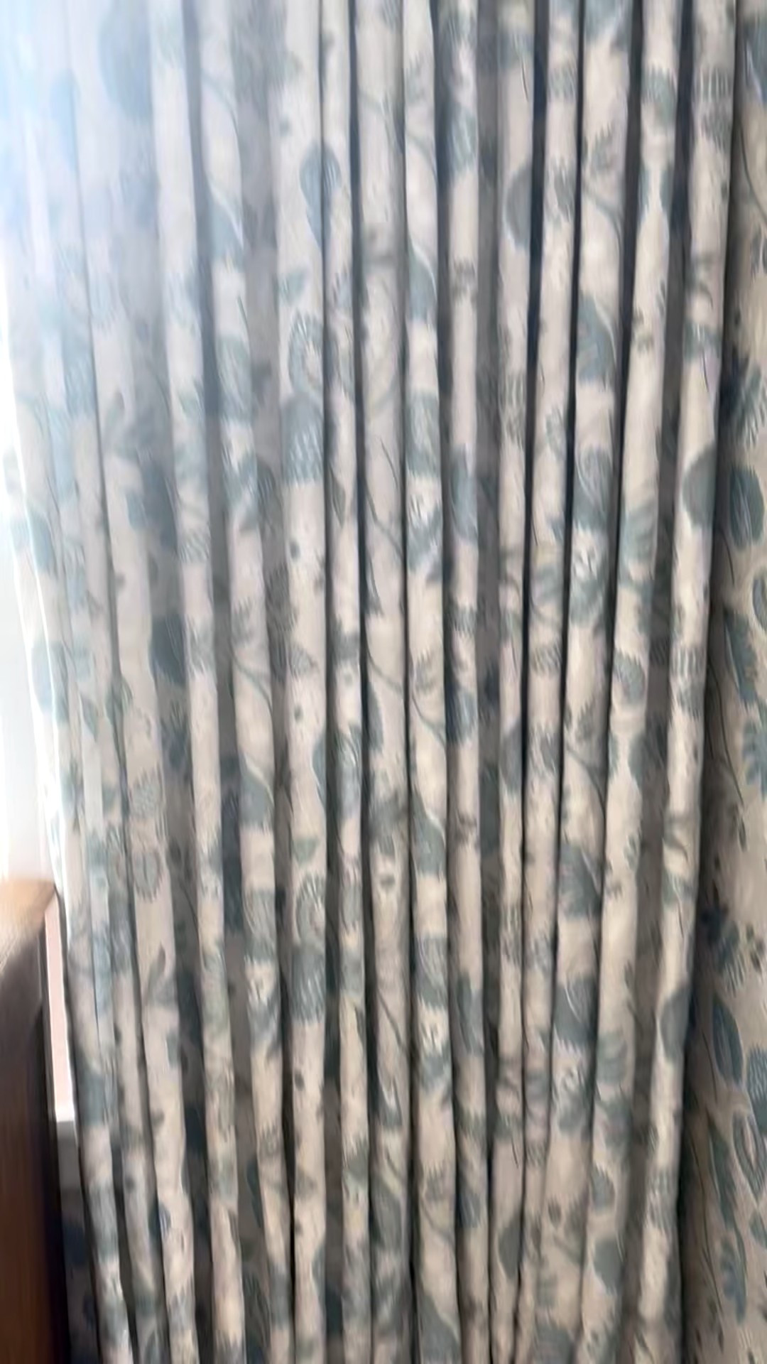 Elegant drapes paired with a softly glowing table lamp ✨ Simple details that bring warmth and sophistication to a space.

#ElegantDrapes #TableLamp #InteriorDetails #SoftLighting #QuietLuxury #TimelessInteriors #HomeStyling #InteriorMood

#LTKHome #LTKdayinmylife