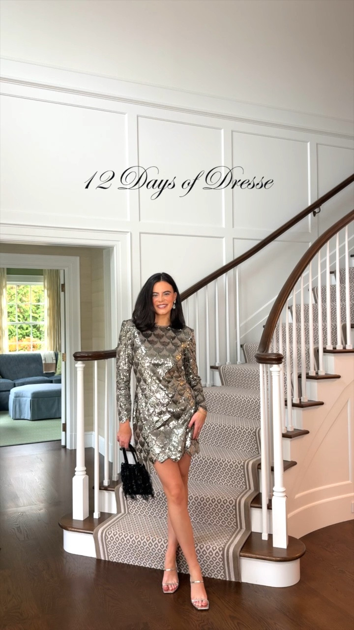 Twelve Days of Dresses • Day 5 ✨
A little sparkle for your next night out! This Zara shift is perfect for NYE and just as fun styled with tights and boots.