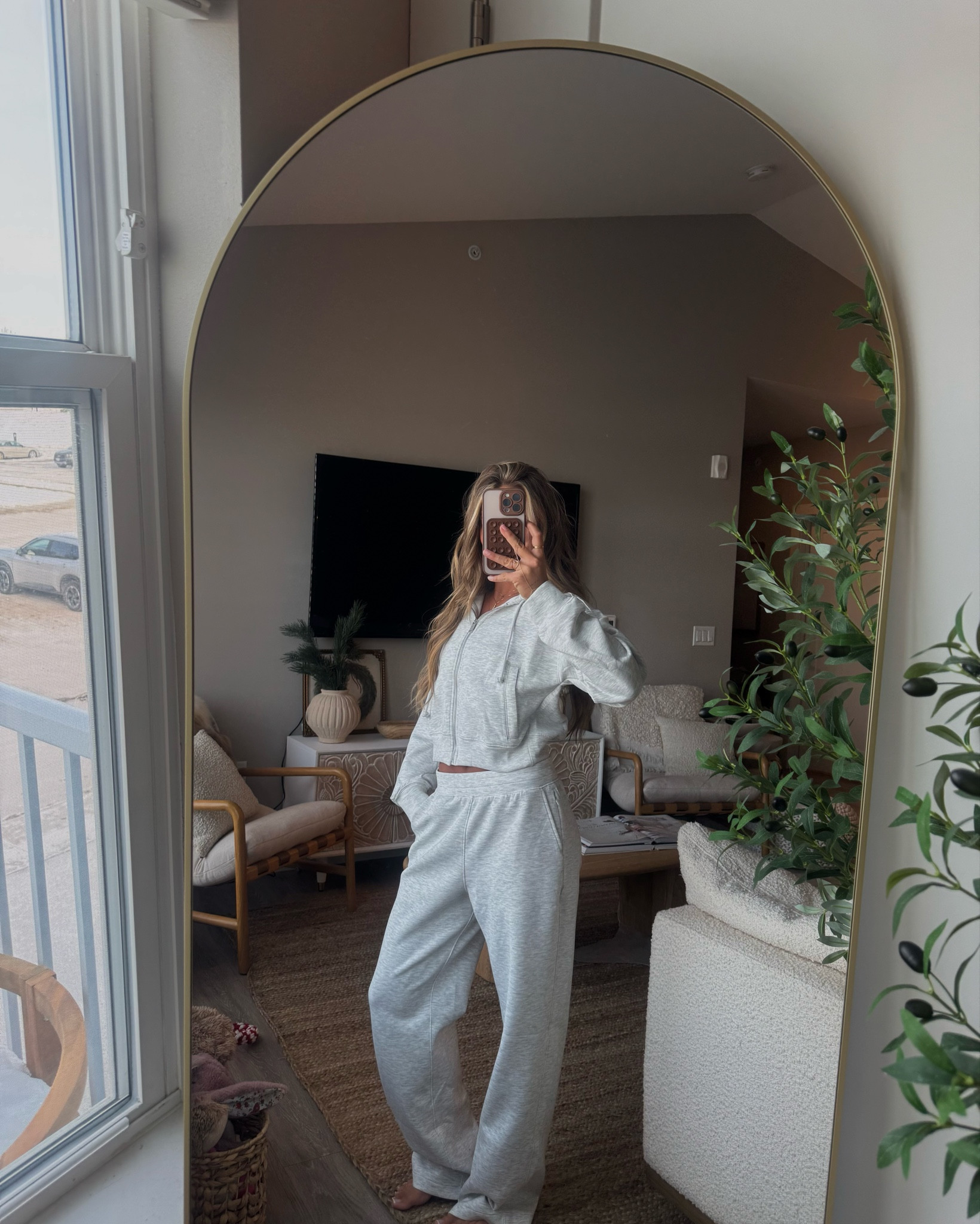 #AbercrombiePartner YPB try-on!! 🤍✨

@abercrombie
