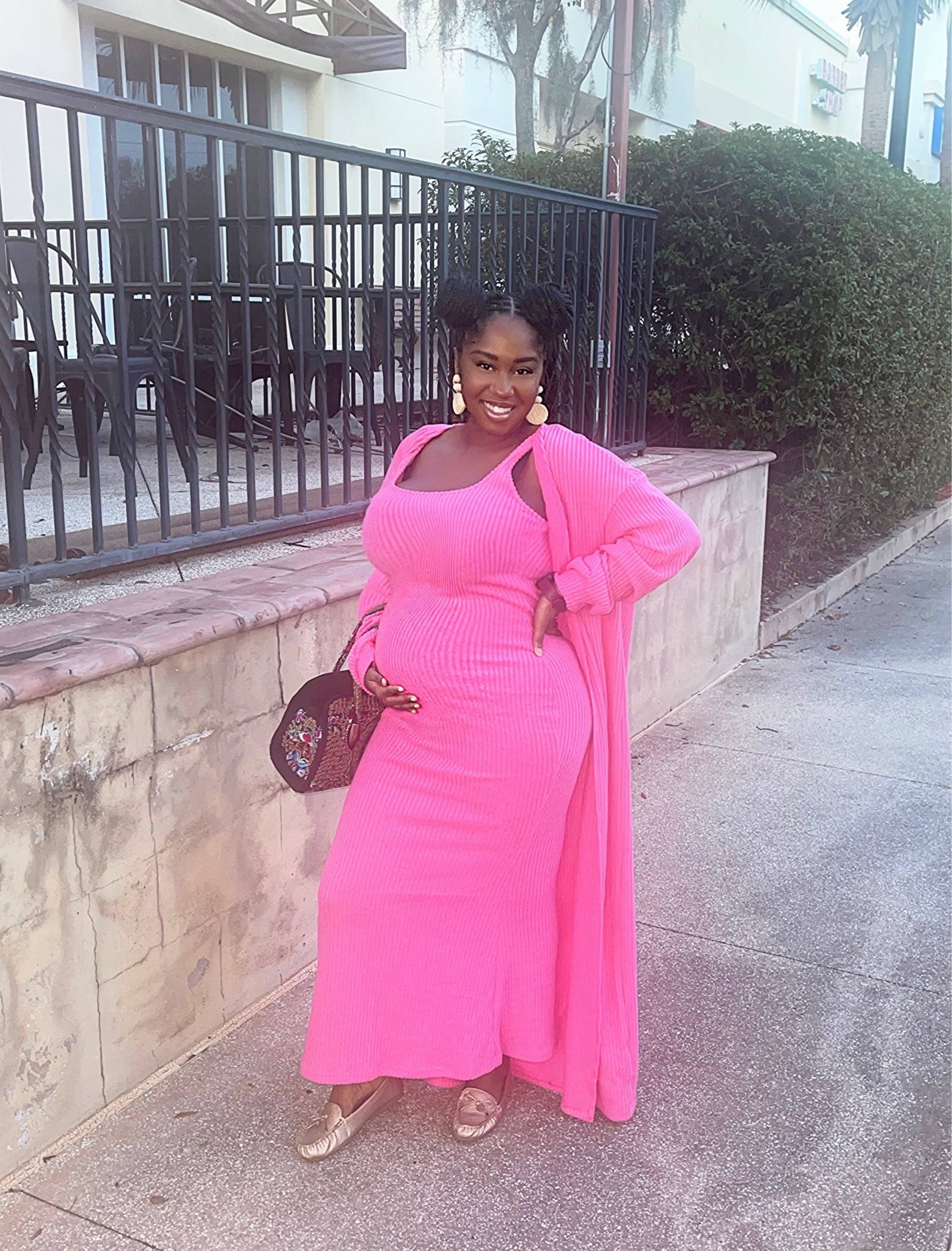 Dinner with a friend! #pregnancyfashion 

#LTKbump #LTKfindsunder50