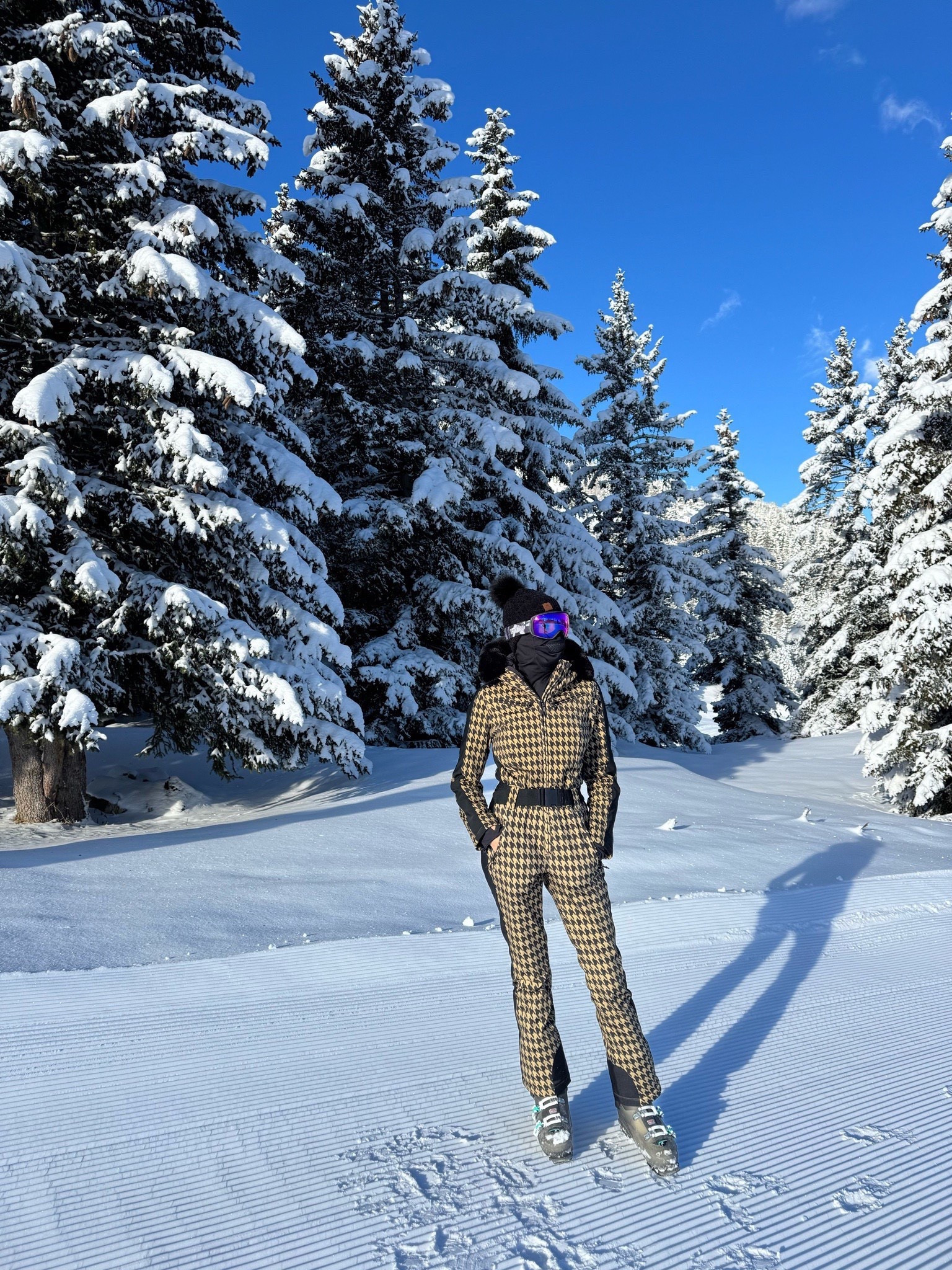 French Alpes ski outfit! This Amazon suit it’s amazing, the quality it’s outstanding and super stylish. Fits true to size and I’m wearing size small 
Ski outfit 
Snow outfit 
Ski suit 
Winter outfit 

#LTKgrwm #LTKU #LTKSeasonal