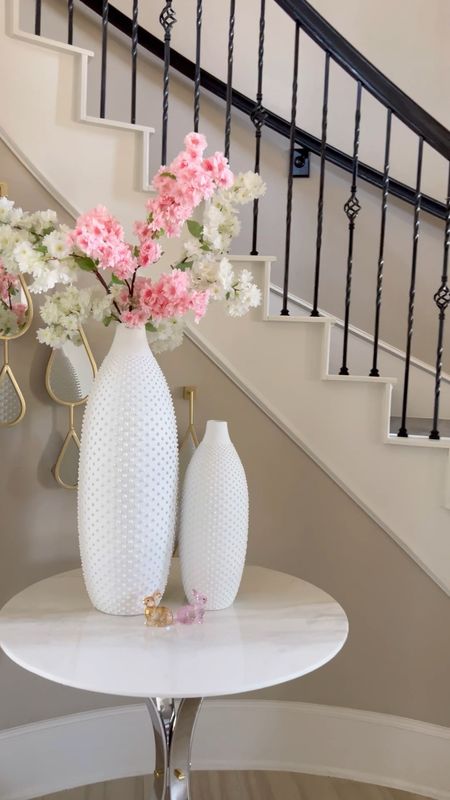 New vase alert! These can be styled on a table, or on the floor. They’re on sale! #homedecor #springdecor #easterdecor #vases #floorvases #tablevases #decorativevases

#LTKFind #LTKhome #LTKsalealert