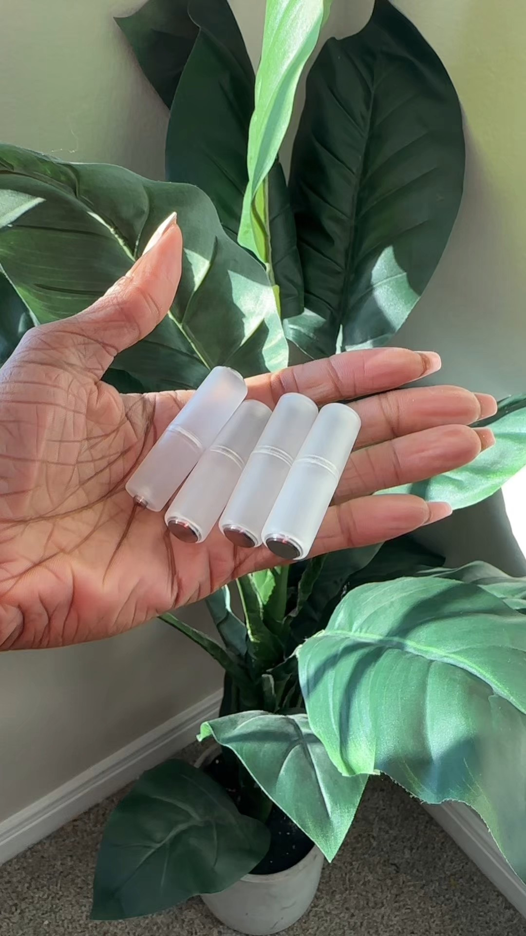 Ran out of AA batteries and can't seem to find any? You can easily use these AAA to AA battery adapter converter. They'll allow your AAA batteries to fit perfectly and function just like AAs.

#amazonfinds #homehack #amazonhome 