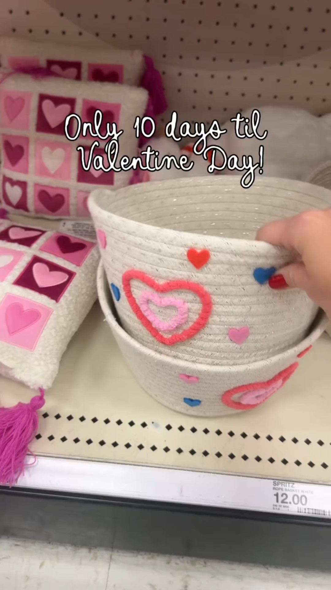 Only 10 days left to get those Valentines baskets ready! 💘💝 Follow + comment “SHOP” for a link! ✨ & if you love Holiday finds and gift ideas, follow along for more! 

#Targetcreator #targetfinds #targetrun #targetstyle #target