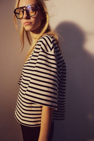 Oversized cotton T-shirt - White/Black striped - Ladies | H&M GB | H&M (UK, MY, IN, SG, PH, TW, HK)