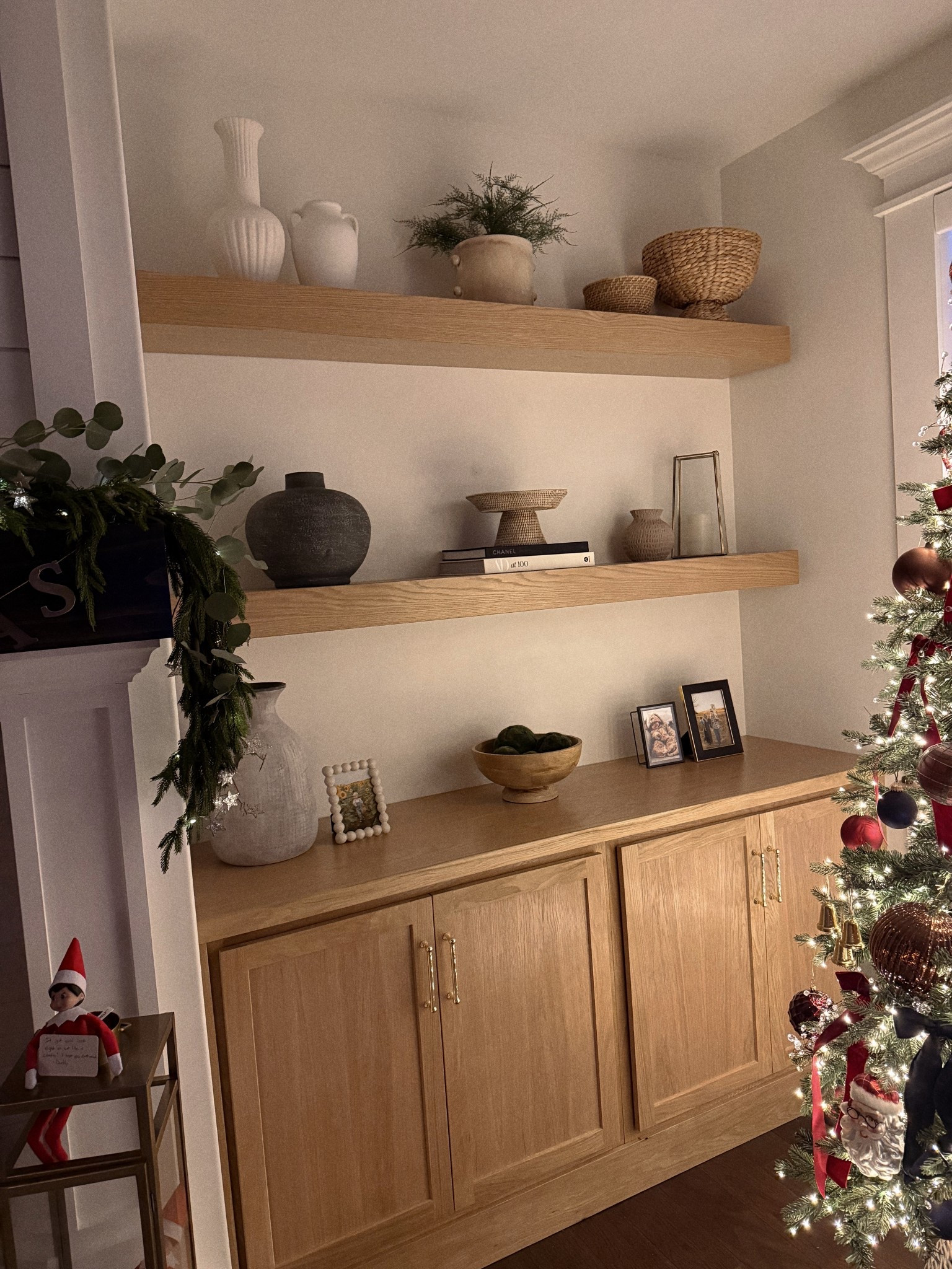 Floating shelves decorating 

#LTKHome