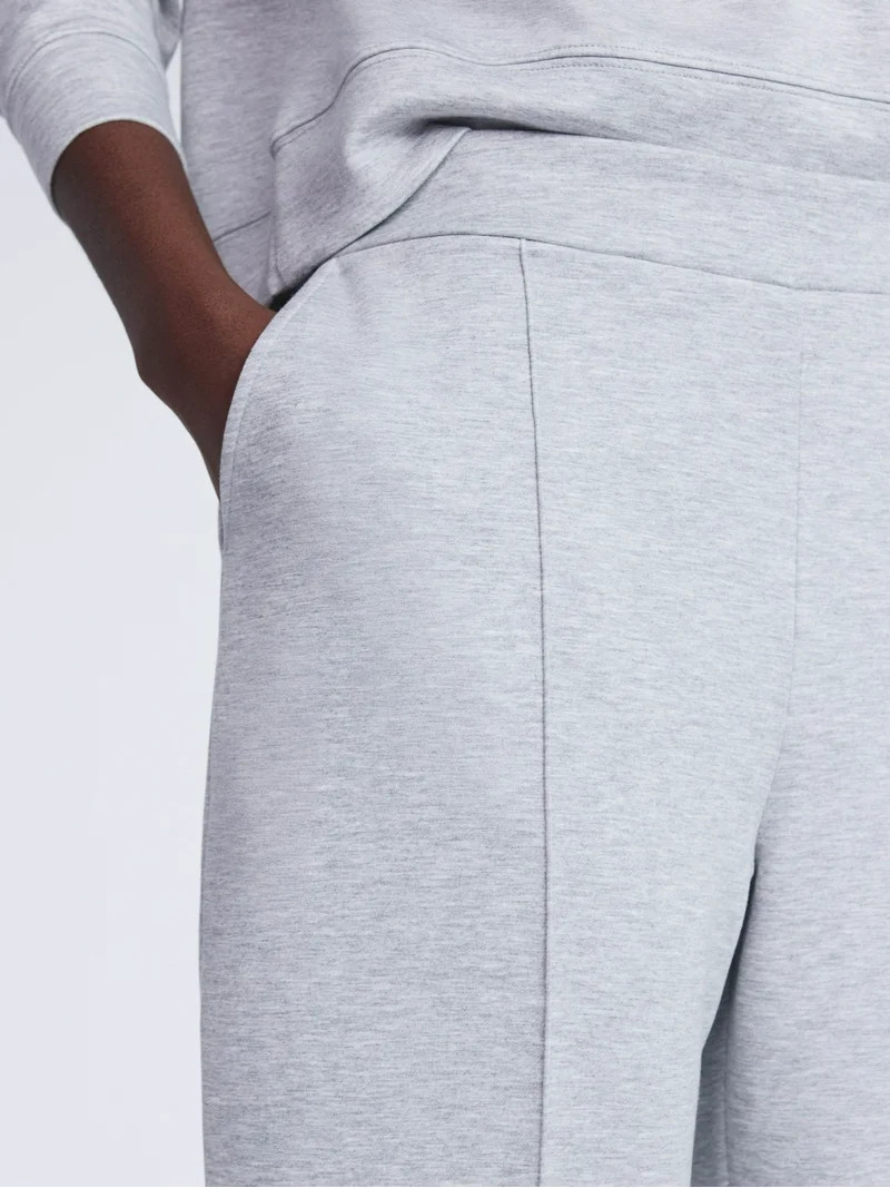 Scoop Women's and Women's Plus New Scubaknit Cropped Pants, Sizes XS-4X | Walmart (US)