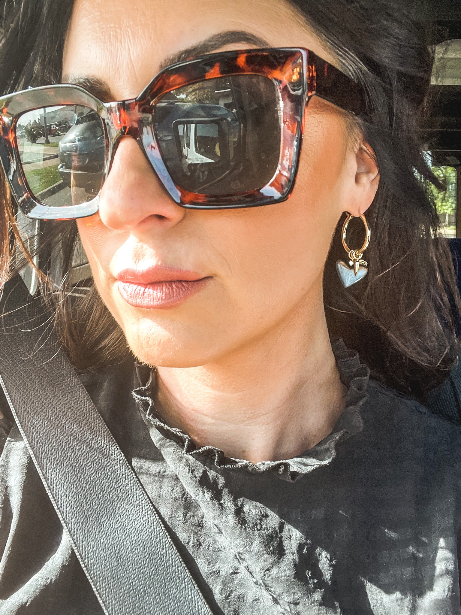 Cutie gold charm  hoops by Kendra Scott on huge sale! I paid $99 for these and they’re on sale for $59. The heart charm is in color Silver Obsidian and can be removed if just the hoop is desired. These are so versatile and fun! I’ve gotten quite a bit of use from these 💎 
.
.
.
.
.
.
.
.
#kendrascott #goldhoops #heartearrings #Giftsforher #earrings #casualstyle 

#LTKsalealert #LTKwedding #LTKHoliday