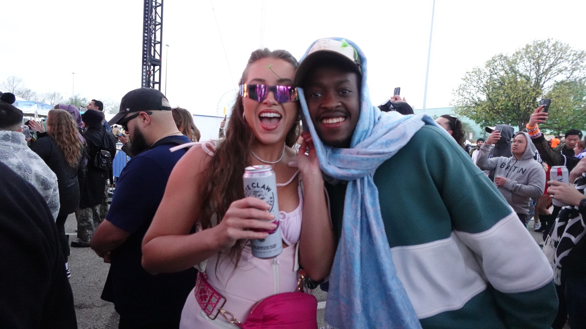 What to pack in your bag for a music festival: 

#LTKSeasonal #LTKTravel #LTKFestival