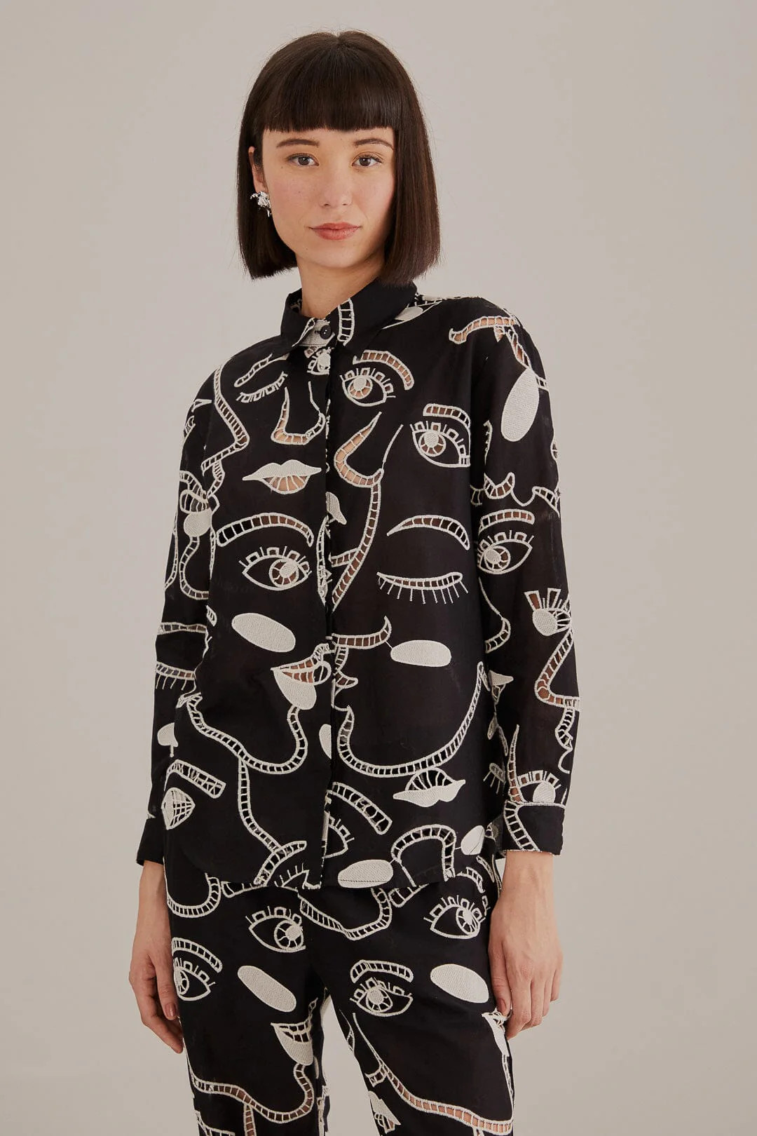 Black Richelieu Faces Shirt | FarmRio (US)