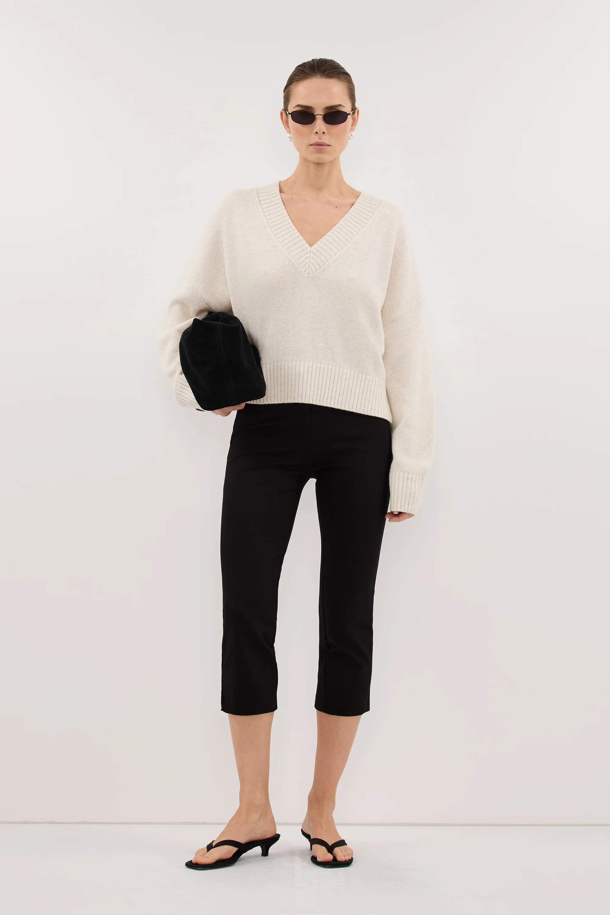 ZELLA IVORY V NECK KNIT JUMPER | DISSH