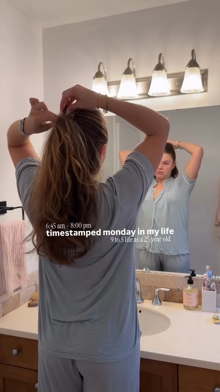 booked & busy and having the best start to my week 💛☀️✨ we officially made it to the last week of the spring diaries!!! Thanks for being here the past 27 days 🤭🤗

#dayi̇nmylife #diml #9to5life #springdiarieswithcass