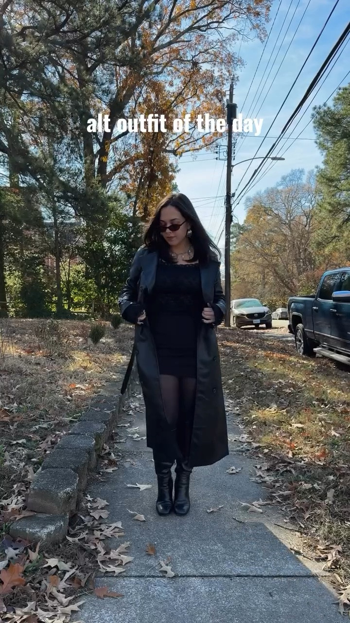 a chilly fit check before haunting the coffee shop 🦇⛓️

dark feminine outfit, alternative outfit inspo, goth fit, all black outfit, spring fashion

#LTKSeasonal #LTKPetite #LTKootd