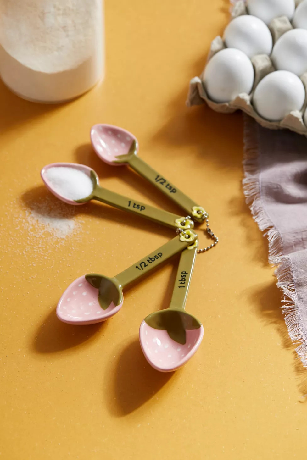 Strawberry Measuring Spoon Set | Urban Outfitters (US and RoW)