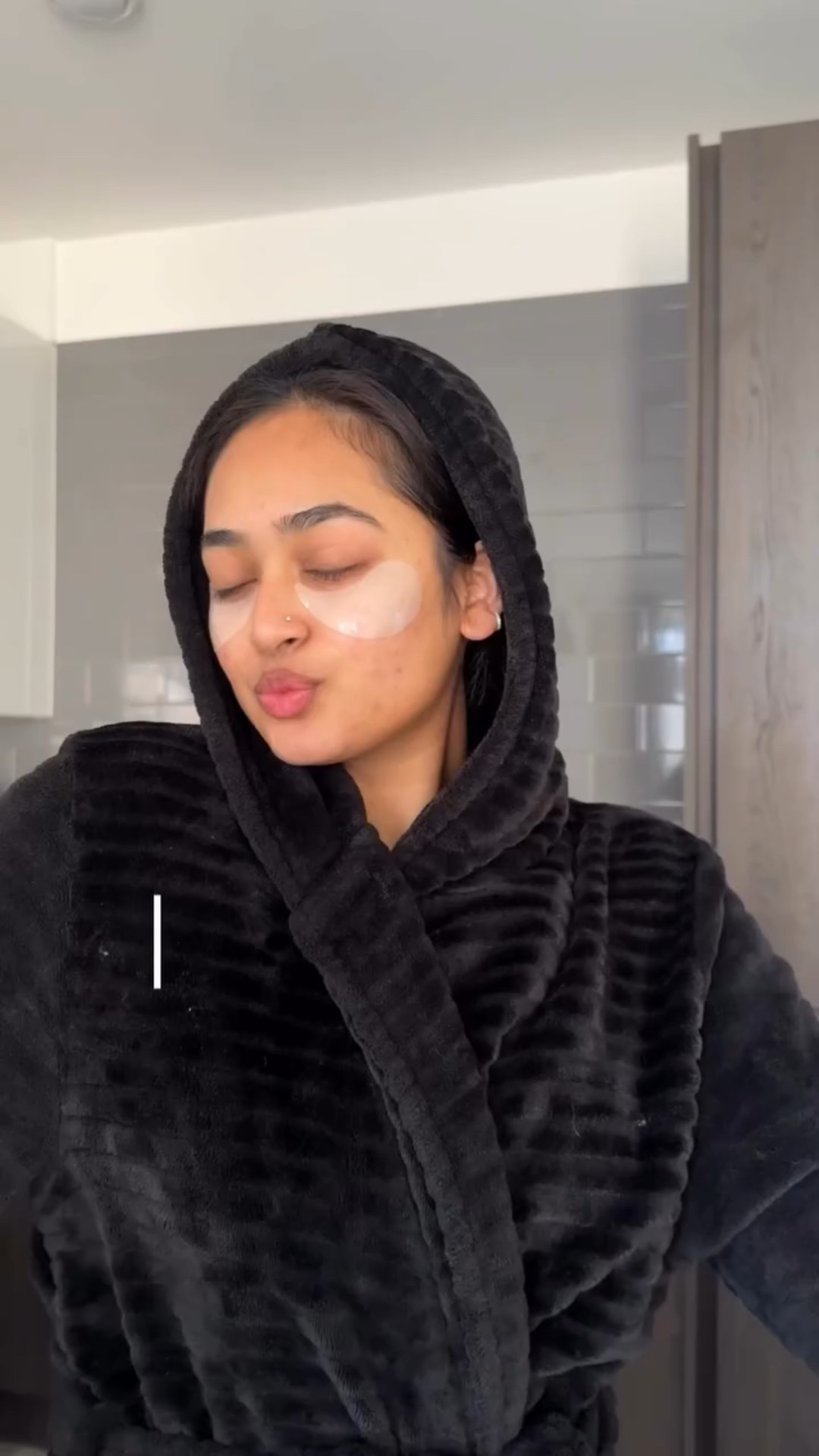 Wellness girl non-negotiables include, cooling under eye patches, ice rolling, and of course drinking my collagen 🧖🏽‍♀️🫧🎧🤍 

🫧 cooling under eye patches - I keep these @uklash under eye patches in the fridge and apply them in the morning to depuff under my eyes and wake me up a little bit! They’re also super nourishing and hydrating 💧

🫧 ice rolling - I use this ice roller from @amazonuk to sculpt my face in the morning and depuff, it feels so refreshing and relaxing on my skin, it’s like using an iced gua sha! 🧖🏽‍♀️

🫧 collagen - I like to take the @vida_glow blueberry flavoured collagen in the mornings, this helps with my hair skin and nails and helps me to glow from the inside ✨(p.s. you can get these at @spacenk) 

#wellnessroutine #morningroutine #glowingskin #selfcaretips #healthyhabits #collagensupplement #glowupseason #morninghabits #iceroller #icerollingbenefits #undereyepatches

#LTKxAmazon #LTKwinter #LTKbeauty