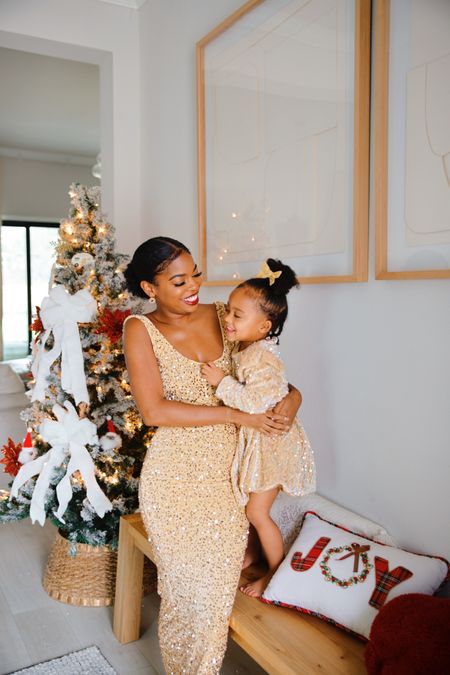 Mommy and me affordable holiday dresses 😍🥰
Wearing a size 0! 