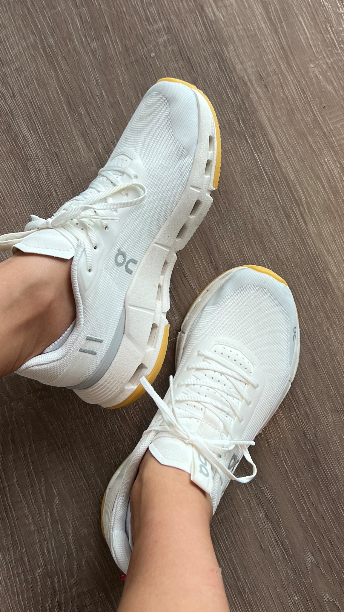 Love these walking shoes, wearing my usual sneaker size 7 (same as what I wear in APL and Nike)