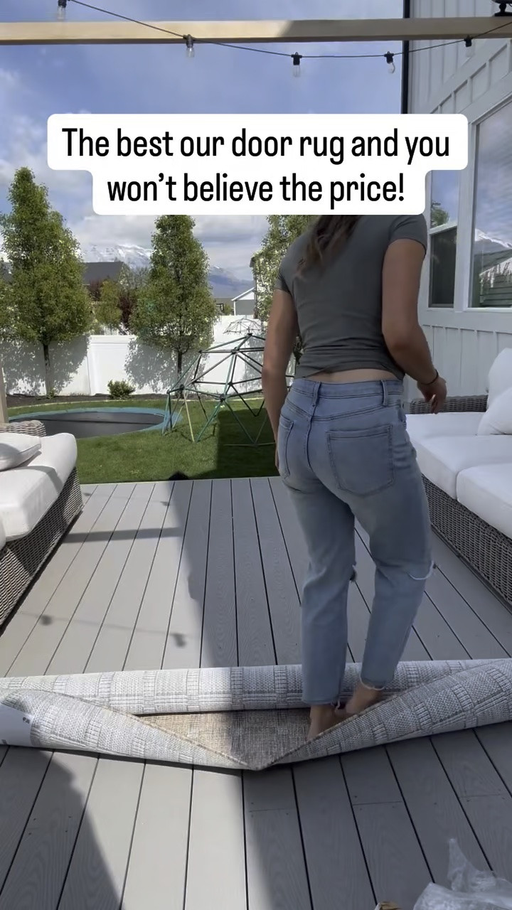 The best outdoor rug for your house! The price is pretty amazing 🤩 get yours now ✨
#wayfair #home #rugs #outdoorrug #wayfairhome

#LTKHome