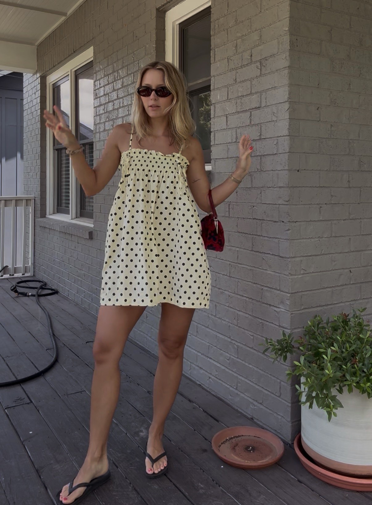 New sunnies I’m obsessed with!! Still loving this easy cotton dress for $40 and of course my elite black rubber flip-flops ✨✨ ￼

#LTKootd