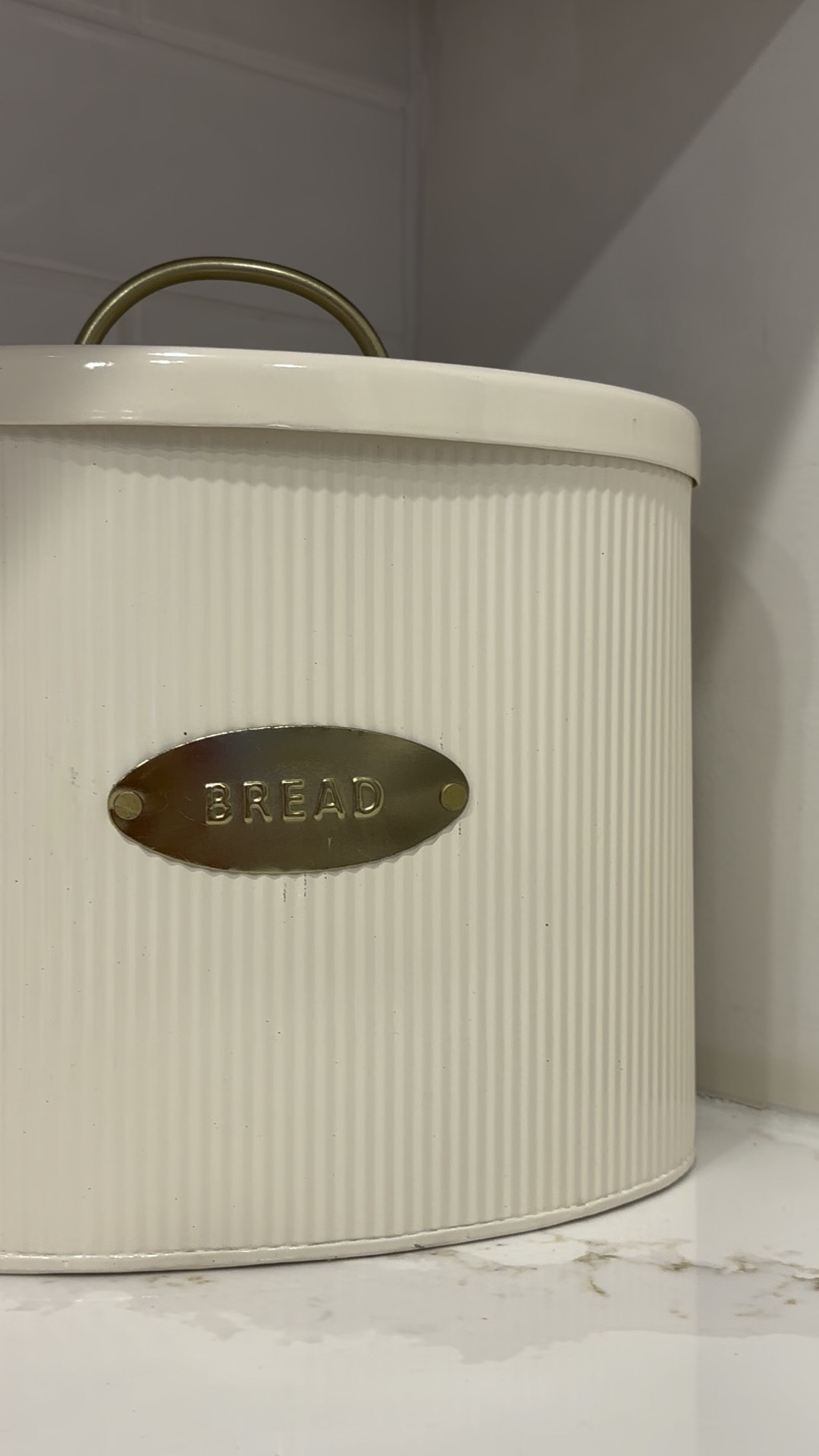 Love this bread box! Cutest kitchen decor

#LTKMostLoved #LTKWatchNow #LTKHome