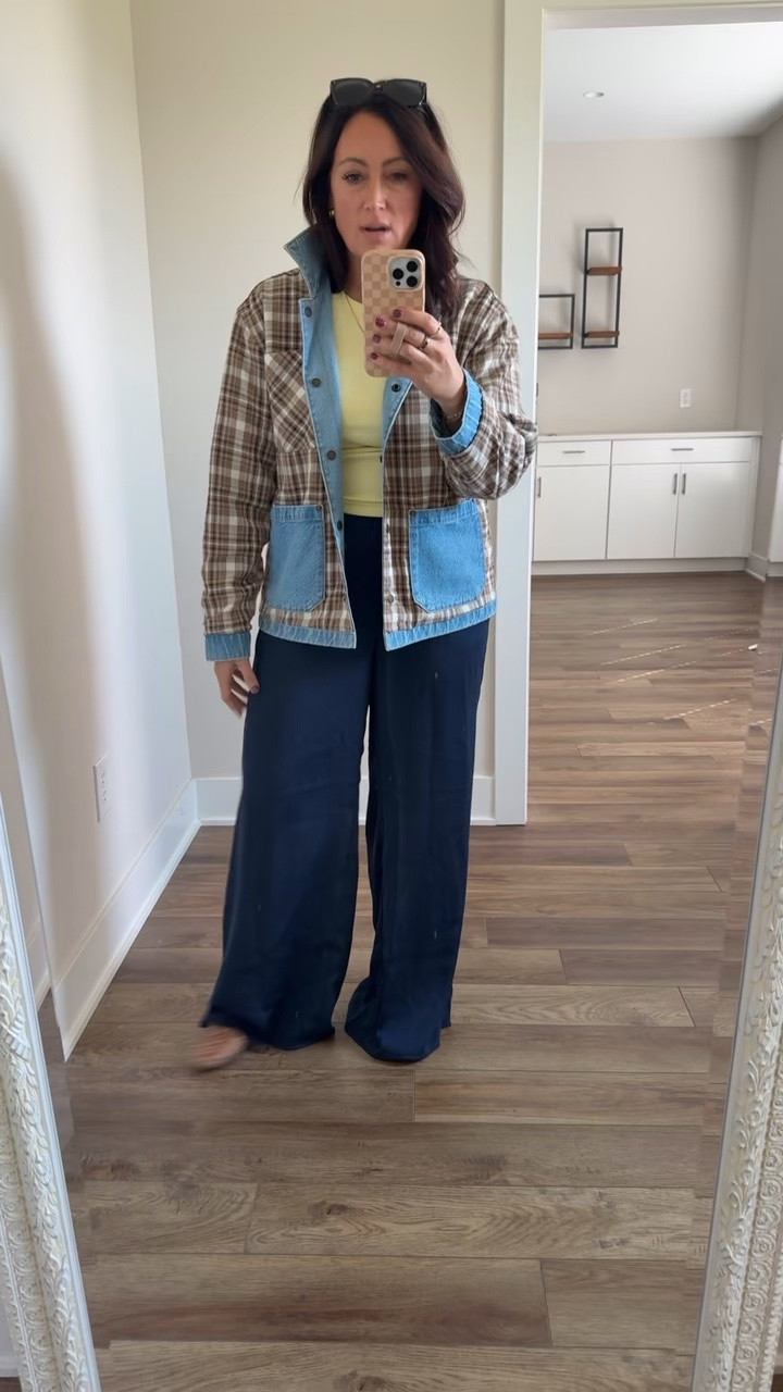 I was so excited when I saw this reversible jacket on @abercrombie  It’s on sale now for $36 off. Wearing a medium.

#LTKootd #LTKSeasonal #LTKSaleAlert
