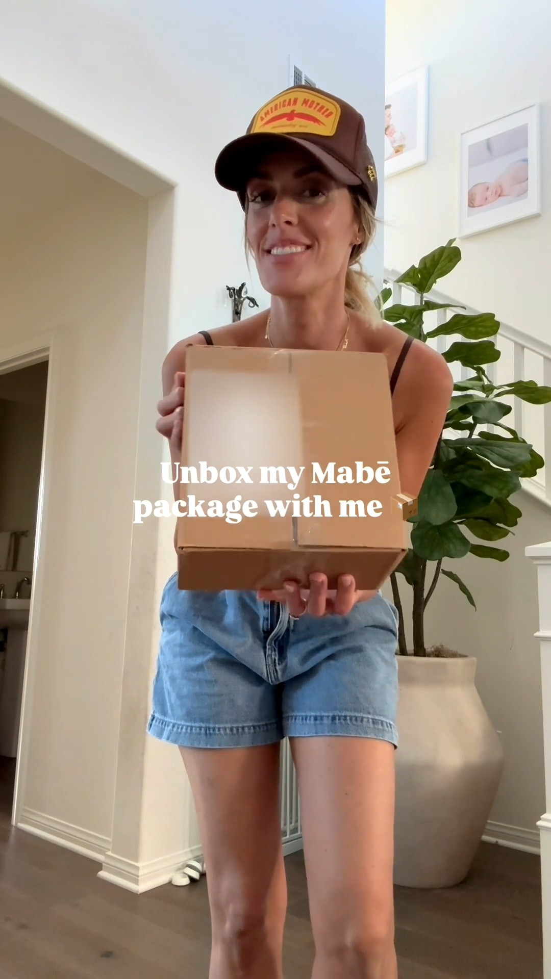 The prettiest little package showed up at my door this weekend 😍 This toddler sling is a must have for any mom and this new print is stunning!! I’m also excited to try out the zipper pouch attachment in another one of their new gorgeous prints in the ‘Her Nature’ collection 🐆 My neutral loving heart is so excited about these!! 👏🏻 

Mabē, baby carrier, toddler sling, mom must have, baby registry, baby shower, baby must haves, toddler on the go, traveling with kids, toddler mom