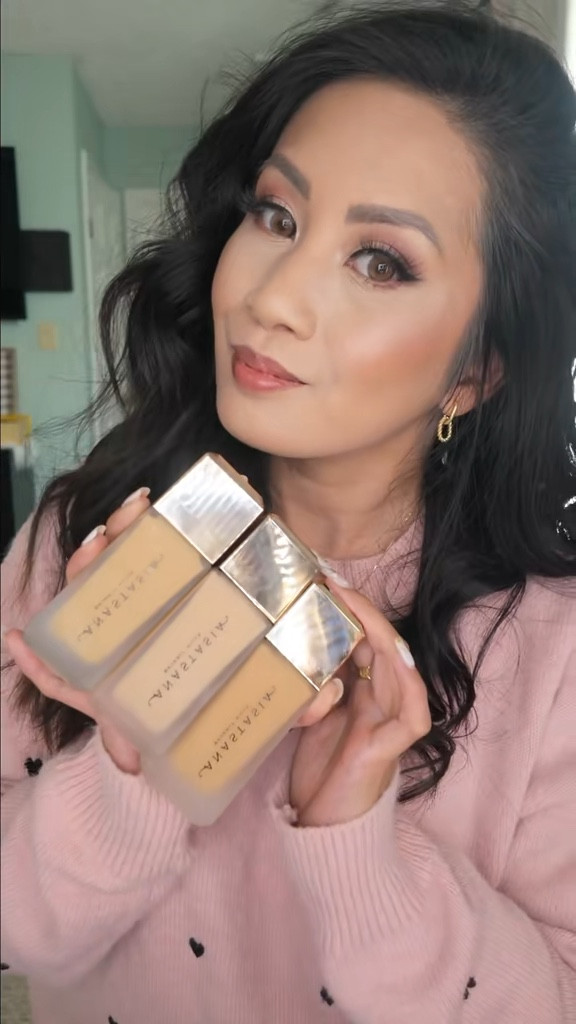 One of my new favorite foundations! The velvet matte natural finish is stunning!