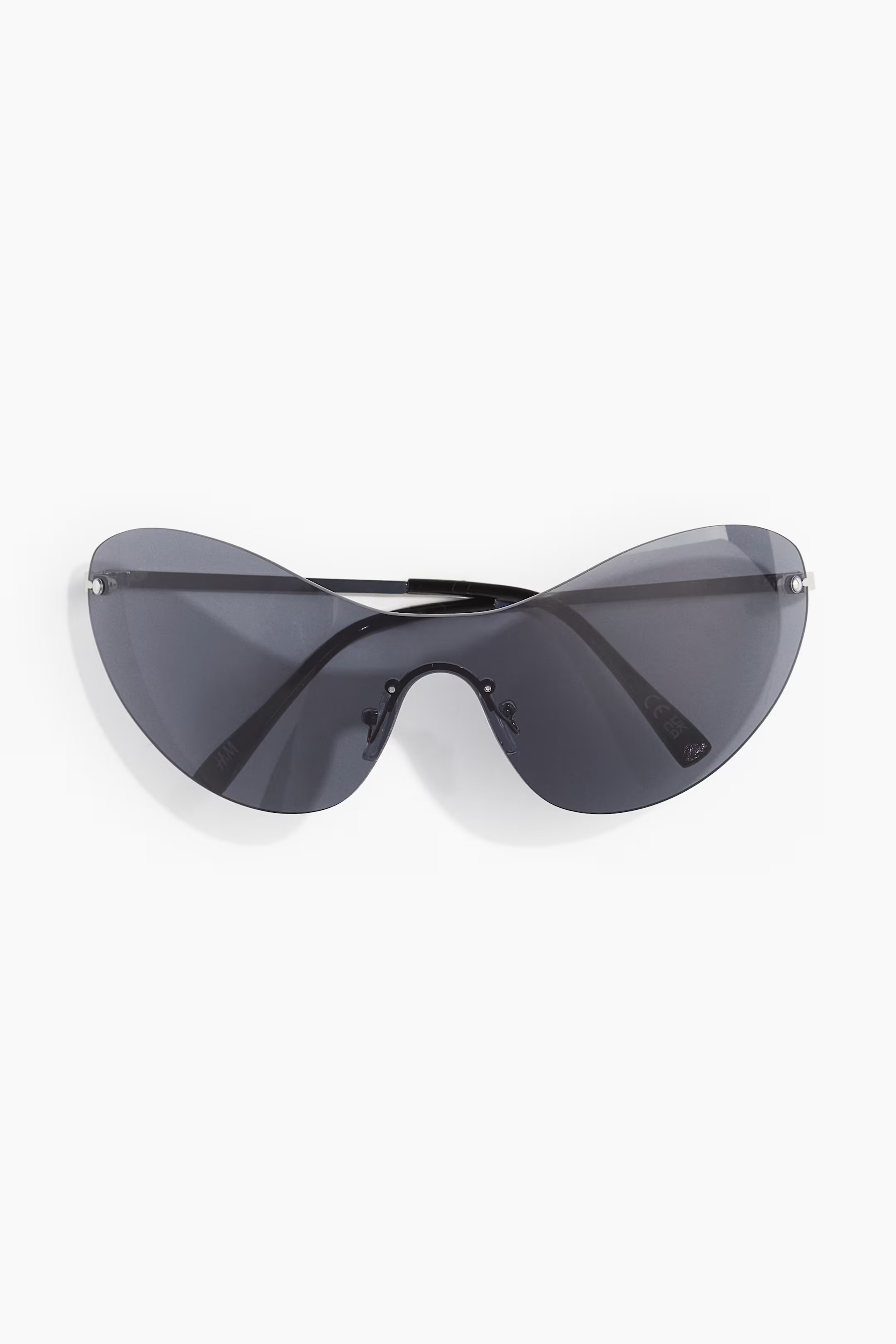 Sporty sunglasses | H&M (UK, MY, IN, SG, PH, TW, HK)