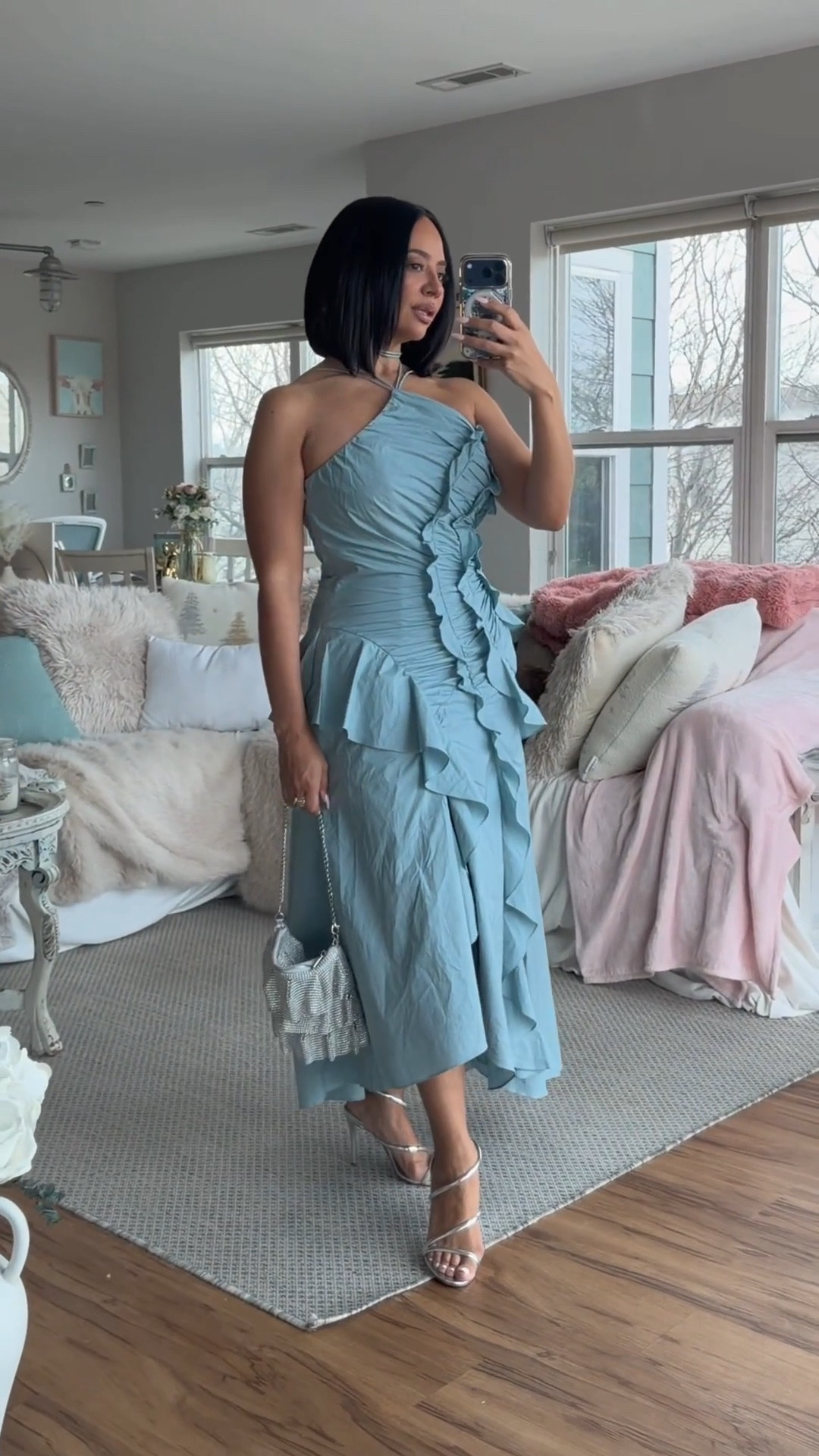 This dress is ONLY for the girls who want to stand out at the weddings this spring / summer 😍 Would you wear this statement dress or would you want something a little more classic? Lmk! 👇🏽 🩵 

Fits true to size! No stretch 

Try RTR and get 50% off your first month via the 🔗 in my bi00

spring dresses
wedding guest dress

#LTKPetite #LTKWedding #LTKOver40