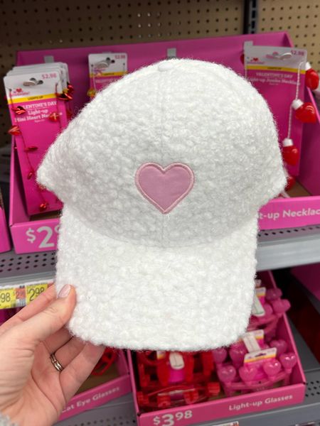 Walmart Valentine’s Day hat

#LTKsalealert #LTKfindsunder50 #LTKSeasonal